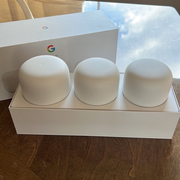 Google Nest wifi router and 2 points - Picture 2 of 6